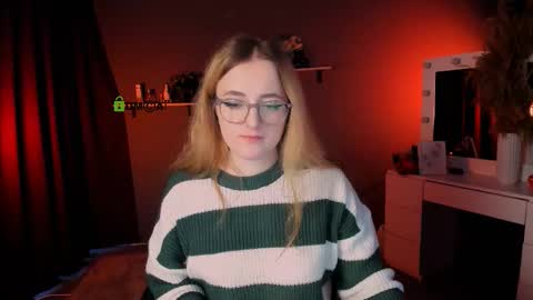 luna_berryy online show from September 19, 7:39 pm