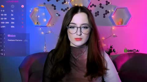 luna_berryy online show from November 13, 8:55 pm