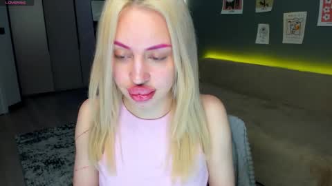 luna_beverly online show from March 5, 9:46 pm