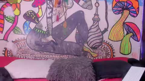 luna_gc online show from May 4, 1:01 am