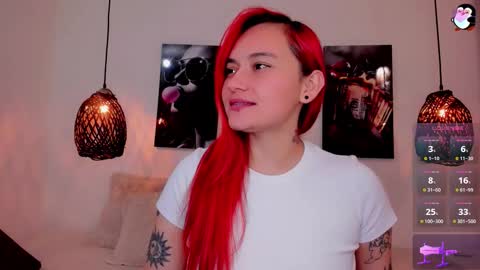 LUNA LOBOO online show from October 21, 7:06 pm