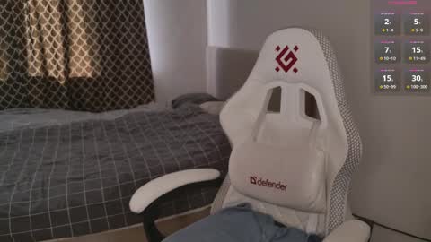 luna_loveeee online show from April 13, 5:11 am