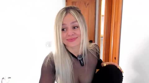 Snapshot of luna_marquez_ chatting on October 21, 11:15 am Luna Marquez online show from October 21, 11:15 am