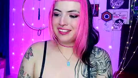 Snapshot of luna_ray420 chatting on February 6, 6:08 am MISS LUNA  online show from February 6, 6:08 am