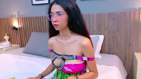 Snapshot of luna_roja25 chatting on September 19, 1:37 pm LUNA online show from September 19, 1:37 pm