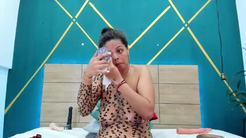 Snapshot of luna_smit_ chatting on March 5, 8:10 pm Luna online show from March 5, 8:10 pm