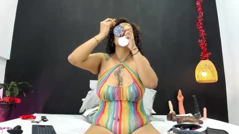 Snapshot of luna_smit_ chatting on September 8, 7:35 pm Luna online show from September 8, 7:35 pm