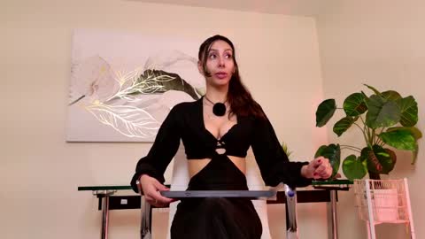 luna online show from April 7, 8:33 pm