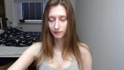 L U N A  online show from February 24, 2:31 pm