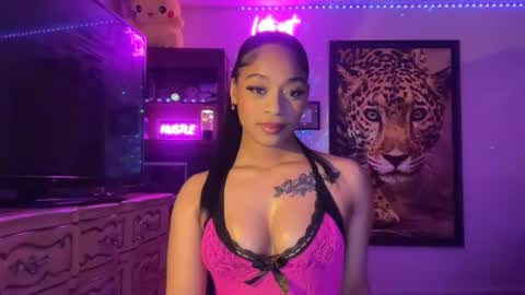 lunaa_11 online show from June 18, 6:41 am
