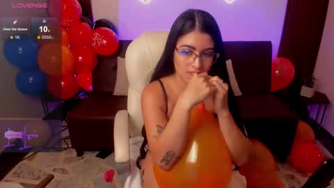 Luna  online show from December 4, 1:16 am