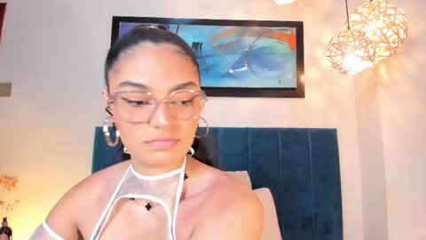 Luna Aspen online show from November 4, 6:31 pm