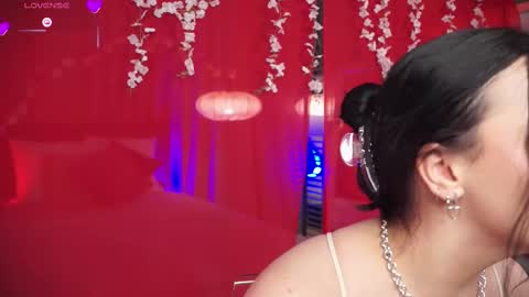 Snapshot of lunanight_ chatting on February 23, 3:56 am Luna  next streams Mon Fri Sat Sun 8pm-5am gmt0 online show from February 23, 3:56 am
