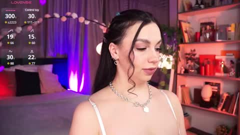 Snapshot of lunanight_ chatting on March 8, 8:35 pm Luna  next streams Mon Fri Sat Sun 8pm-5am gmt0 online show from March 8, 8:35 pm