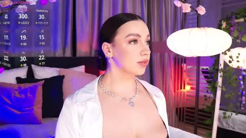 Snapshot of lunanight_ chatting on March 10, 3:12 am Luna  next streams Mon Fri Sat Sun 8pm-5am gmt0 online show from March 10, 3:12 am