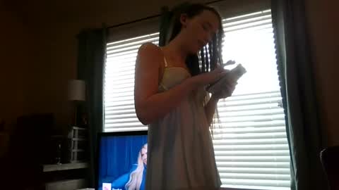 Snapshot of lunapixie2020 chatting on February 21, 10:48 pm lunapixie2020 online show from February 21, 10:48 pm