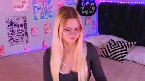 lunariafox online show from July 25, 2:59 pm