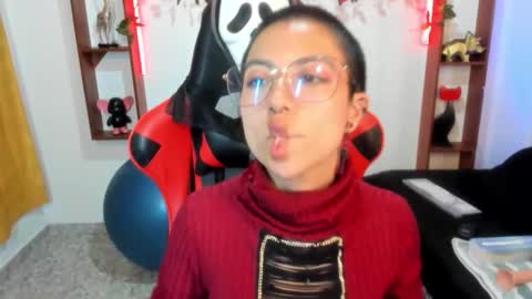 Snapshot of lunarichy chatting on October 21, 9:18 pm lunarichy online show from October 21, 9:18 pm