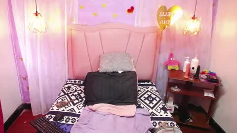 Luna online show from April 11, 2:43 pm