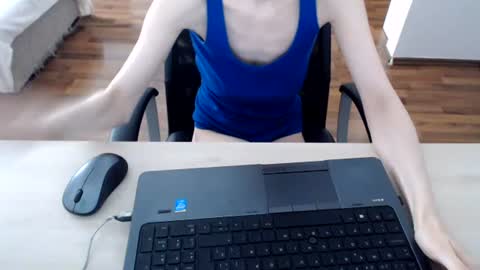 lunavibe_ online show from July 8, 12:08 pm