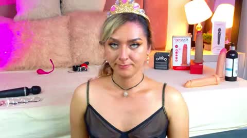 lunitadiva online show from January 31, 7:11 pm