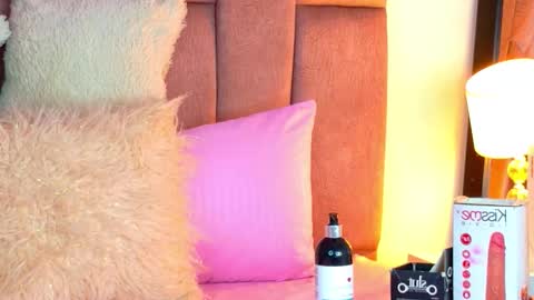 lunitadiva online show from February 10, 3:59 pm