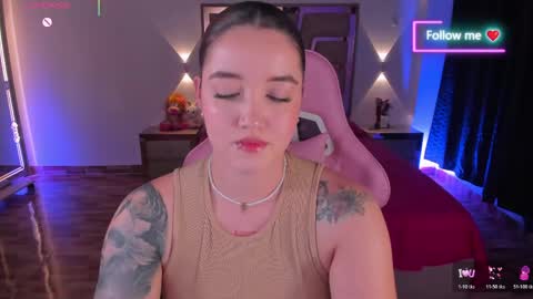 LUNA ROSE online show from June 3, 4:15 am