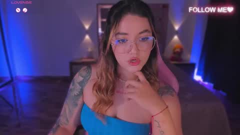 LUNA ROSE online show from December 5, 3:28 am