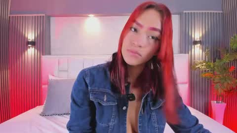 L U N N A online show from May 14, 4:21 am