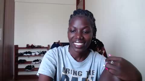 luo_queen online show from May 12, 7:39 am