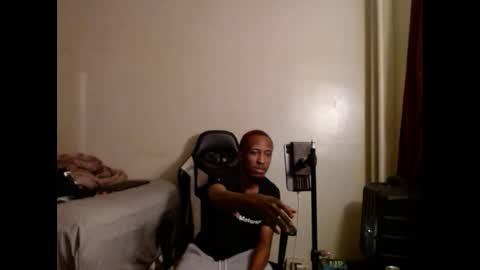 Snapshot of lust_j chatting on September 10, 2:34 am LUST online show from September 10, 2:34 am