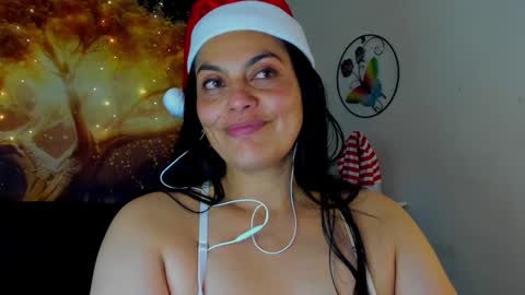 Snapshot of lust_mom chatting on December 22, 11:54 am Angela 3 online show from December 22, 11:54 am