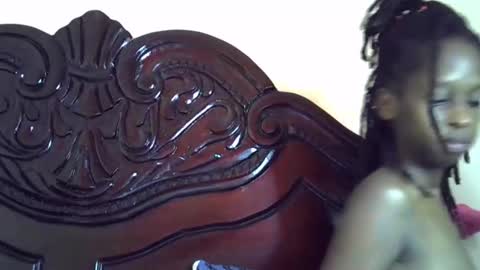 lutino_lovebirds online show from March 7, 9:42 am