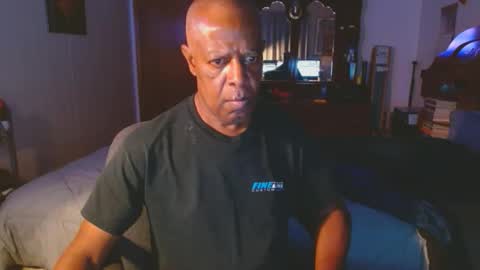 luv2edge55 online show from December 1, 9:40 am