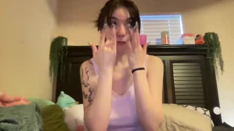 luvrxstarx online show from April 10, 12:05 am