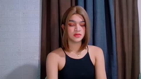 queen lux online show from March 21, 5:02 am