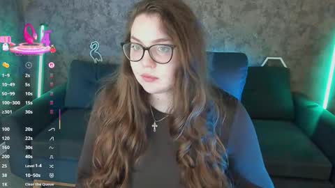 luxsopphia_ online show from March 15, 9:18 pm