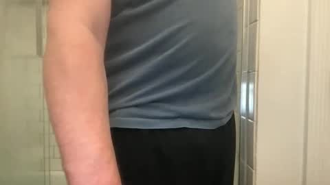 lvguynextdoor440656 online show from May 21, 1:45 am