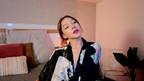 Lya Haven online show from December 2, 9:35 pm