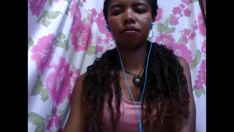 Snapshot of lydialarin chatting on October 14, 4:10 pm Lydiah online show from October 14, 4:10 pm