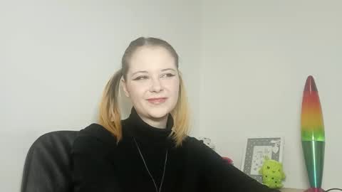 Snapshot of lydiasunny chatting on October 2, 6:28 pm Lydia online show from October 2, 6:28 pm