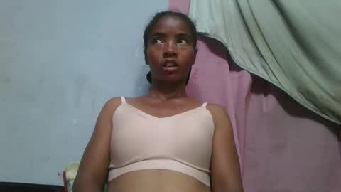 lydie856696 online show from April 29, 4:28 am
