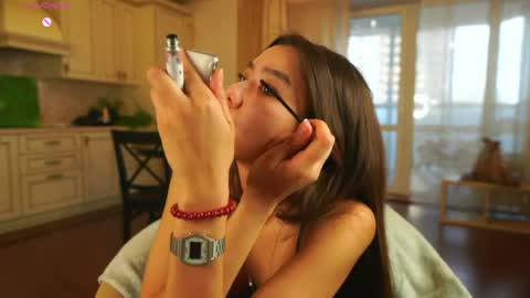 hi im Lyle online show from April 18, 2:13 am