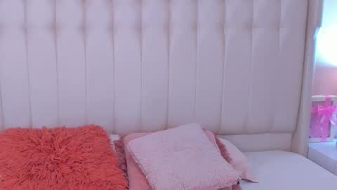 Lyn online show from October 20, 11:37 am