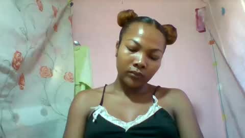 lyndah19 online show from March 2, 7:15 am