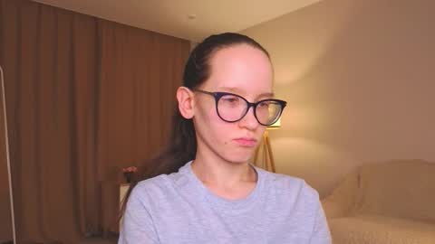 Sara online show from December 13, 8:37 pm