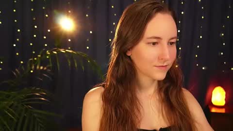 Snapshot of lynn_feline chatting on February 17, 12:05 pm Lynn online show from February 17, 12:05 pm