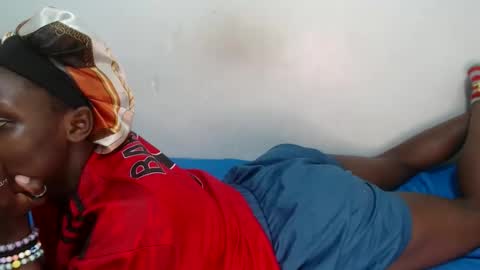 lyenne online show from September 26, 7:00 pm