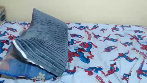 lyenne online show from March 30, 2:17 pm