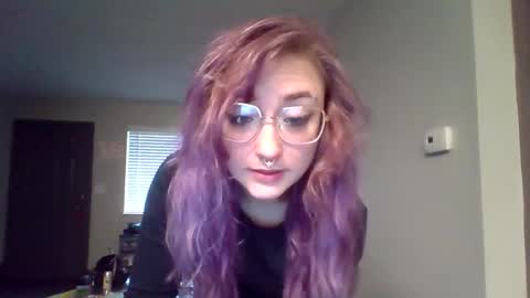 Lynn  online show from March 4, 1:52 pm